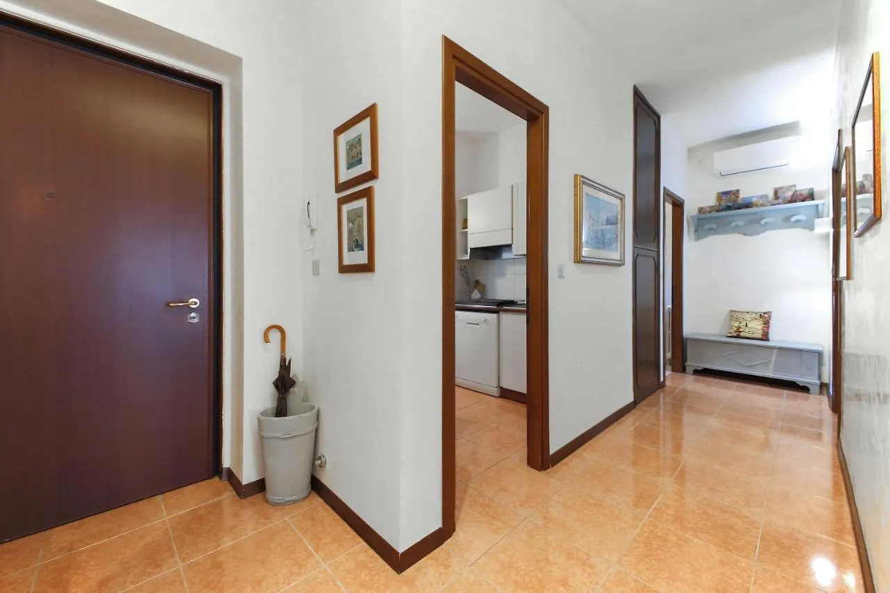 Private Parking - Family Home - 15 Min To Venice Mestre Italy